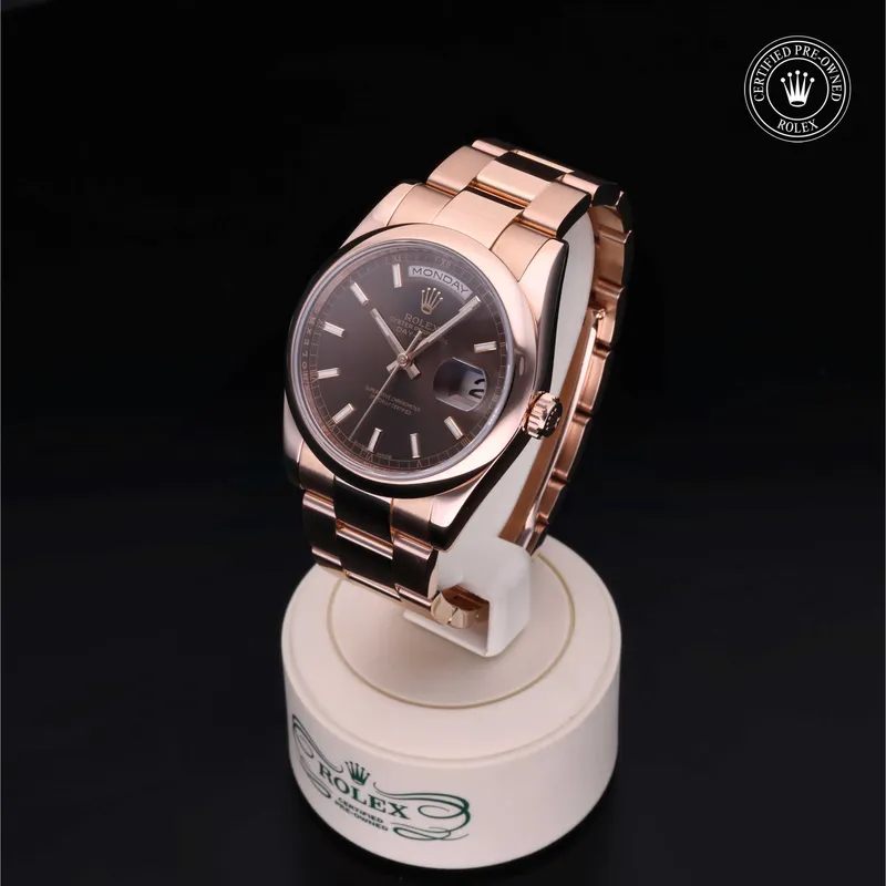 360-degree view of the Rolex Day-Date - 118205F